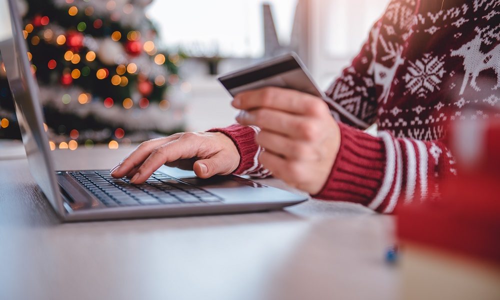 5 zasad bezpiecznych zakupów świątecznych w sieci. Jak nie dać się złapać cyberoszustom?